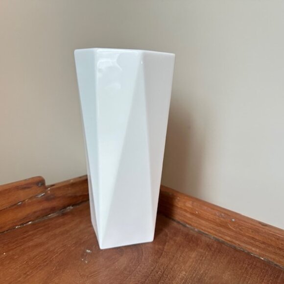 Wedgwood White Bone China Vase - Picture 1 of 6